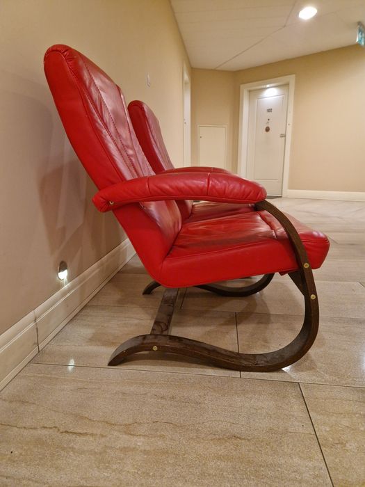 Fotele skórzane czerwone