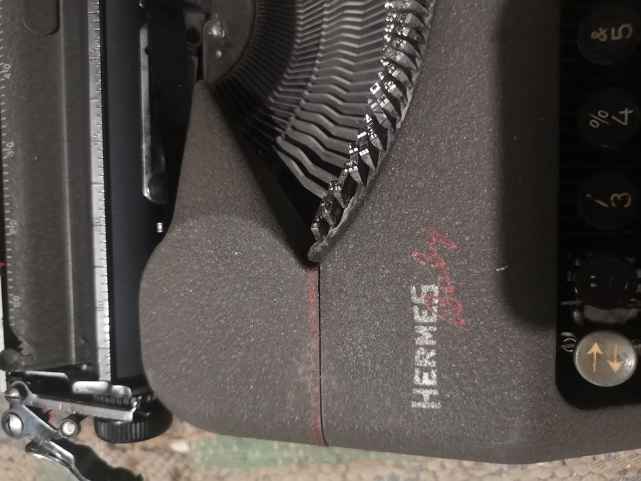 Maquina de escrever hermes baby