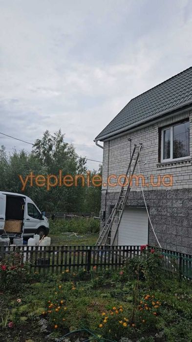 Утеплення будинку піноізолом