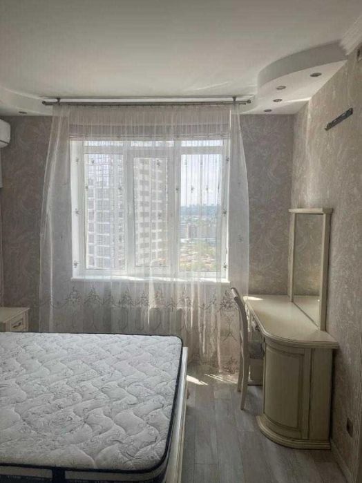 Простора та світла 3-кімнатна квартира 75 м² Урлівська 23-В