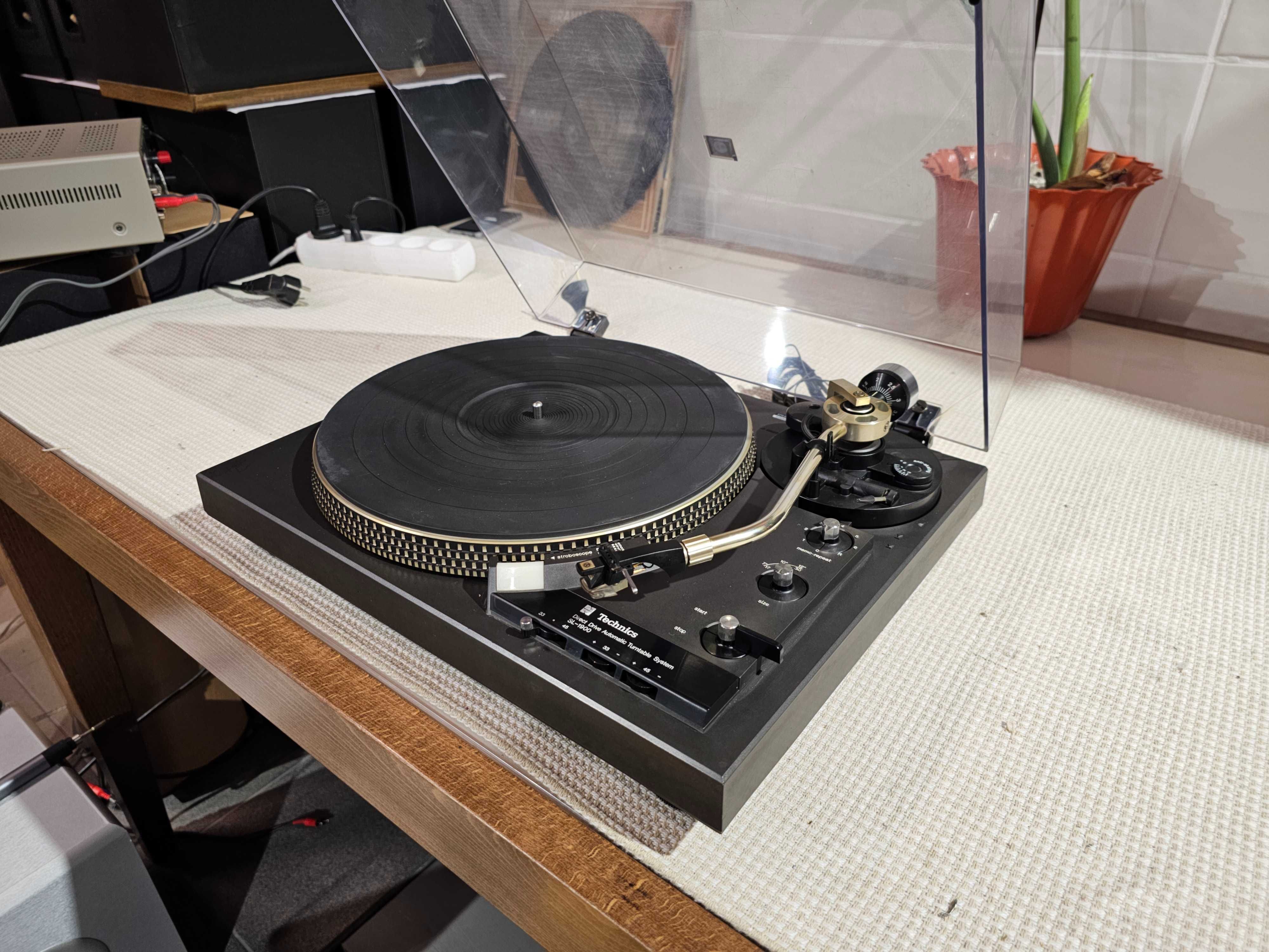 Програвач Technics SL-1900 Fully-Automatic Direct-Drive Turntable