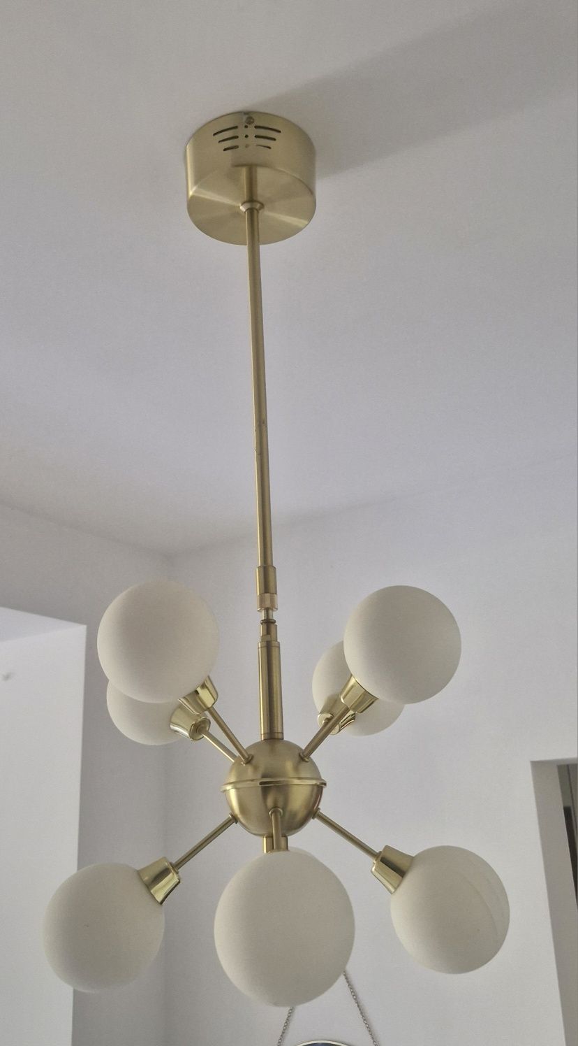 Lampa sufitowa Honsel z 12  i 8 białymi kloszami/kulami