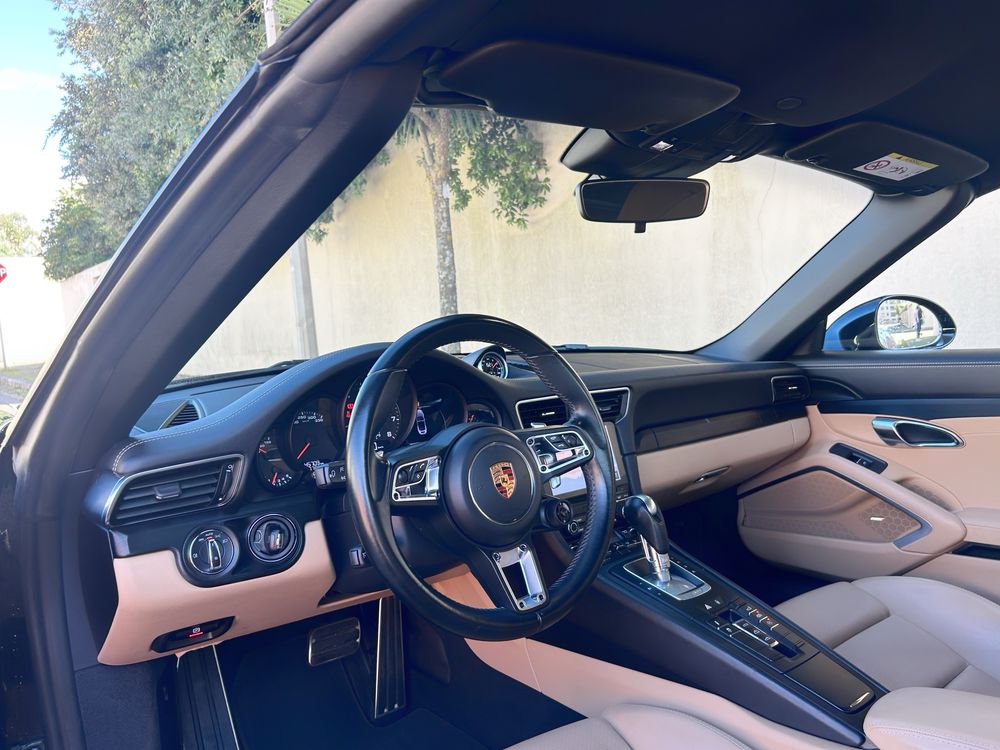 Porsche 911 GTS Cabrio