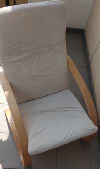Fotel finka bujany jasny beż krzesło bujak drewniany