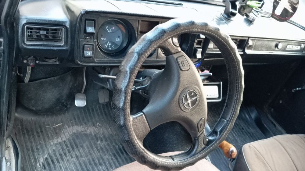 Продаю авто ваз 2105 срочно.