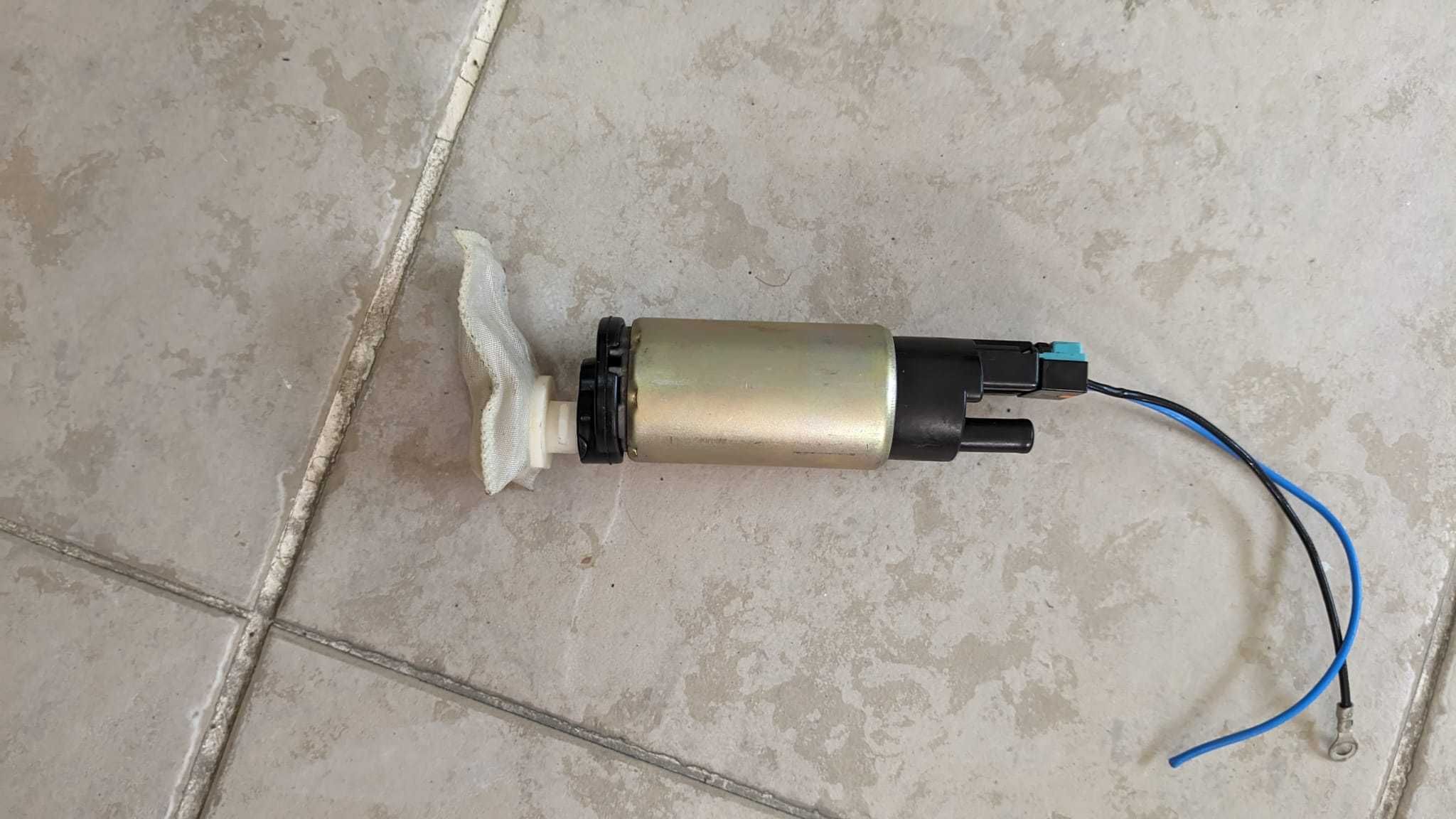 Peças CBR 600 F4i coletor bomba gasolina caixa de ar outros(preços na