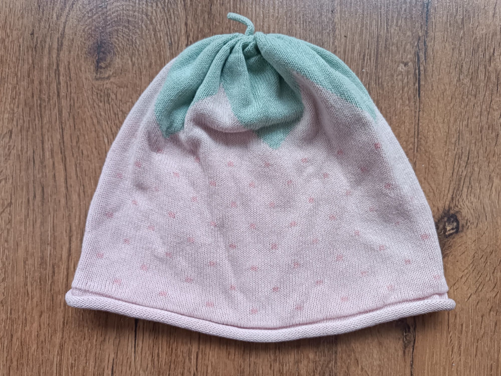 Czapeczka truskaweczka H&M r.1,5-2 lata