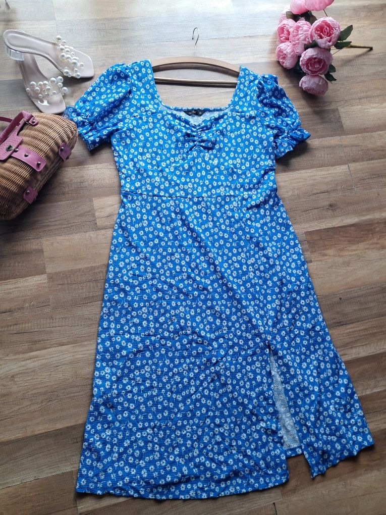 Niebieska sukienka midi w kwiaty z bufkami z rozcięciem XL plus size