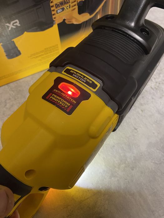 DeWALT DCD447 безщітковий надпотужний дриль 1845W привезено з США