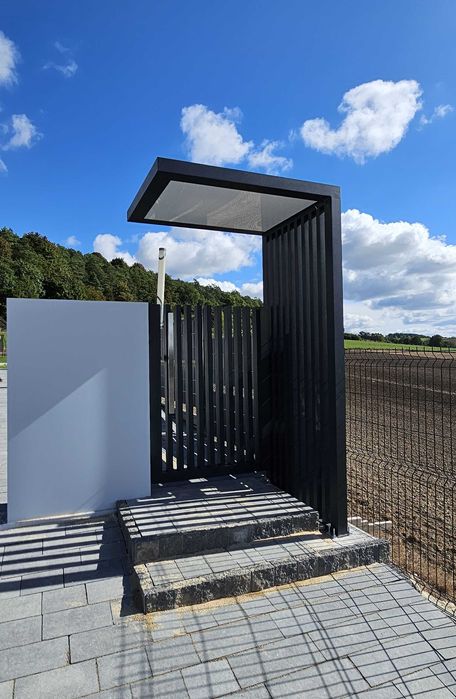 Zadaszenie furtki - aluminium z lampa LED z czujnikiem ruchu/zmierzchu