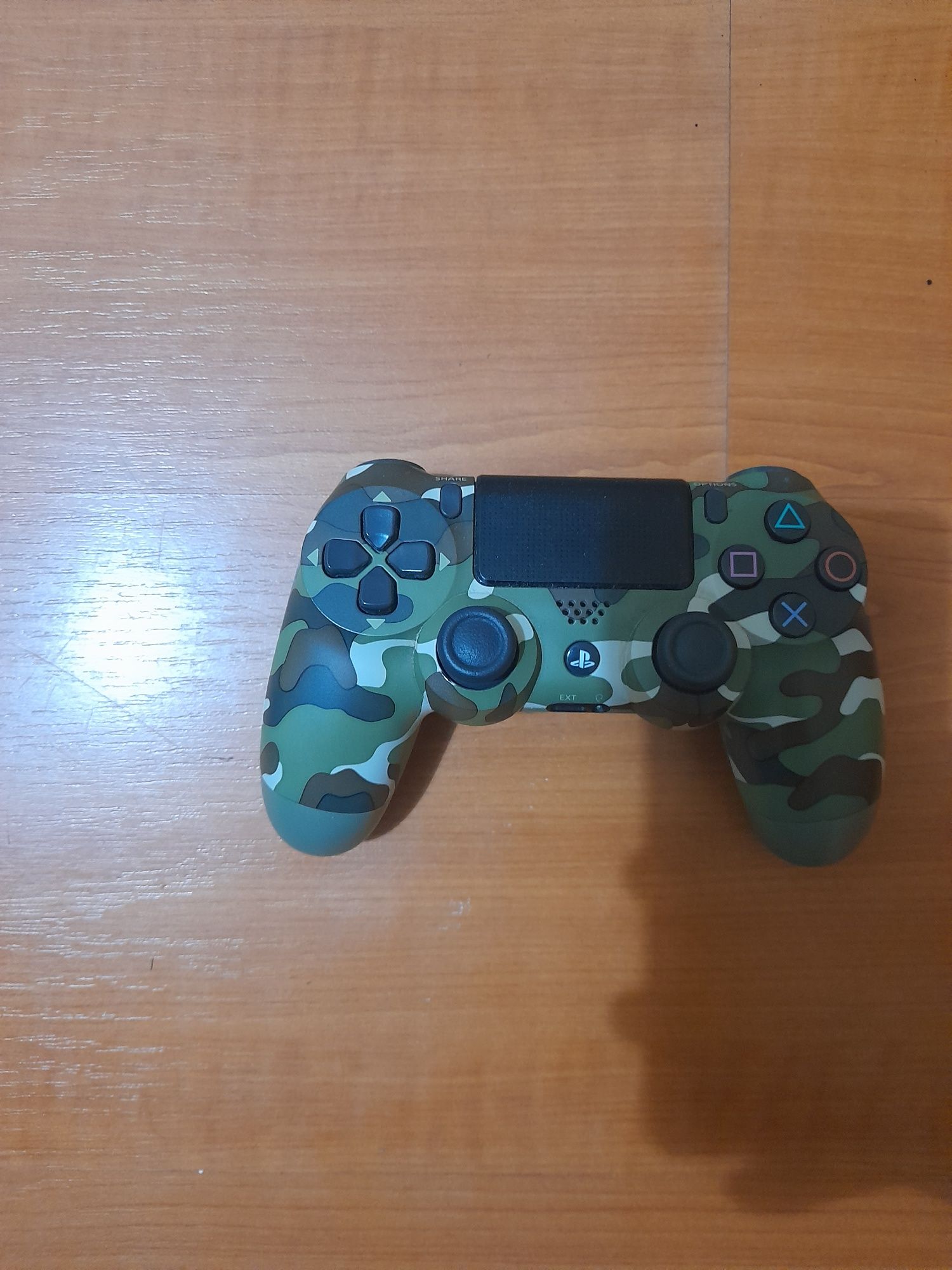 PS4 FAT 500g + comando + 2 jogos