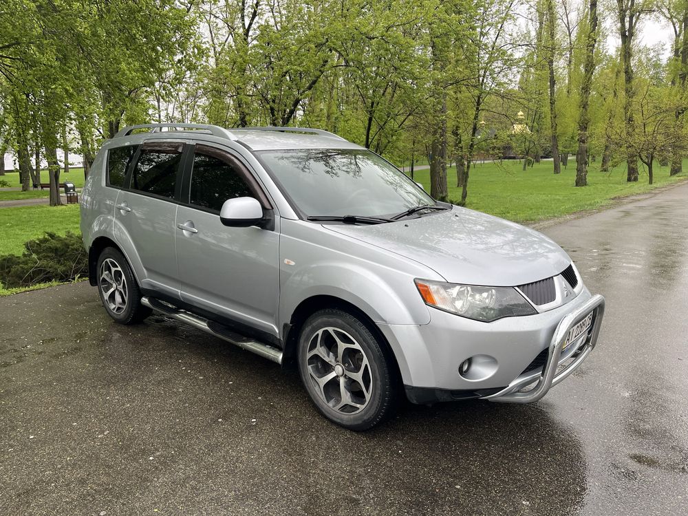 Продам Mitsubishi Outlander XL