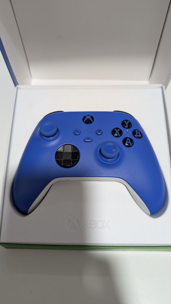 Comando Xbox série + 4 pilhas e carregador