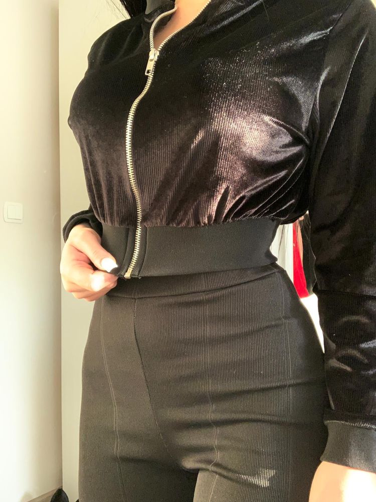 Czarna welurowa bluza crop top lekka kurtka