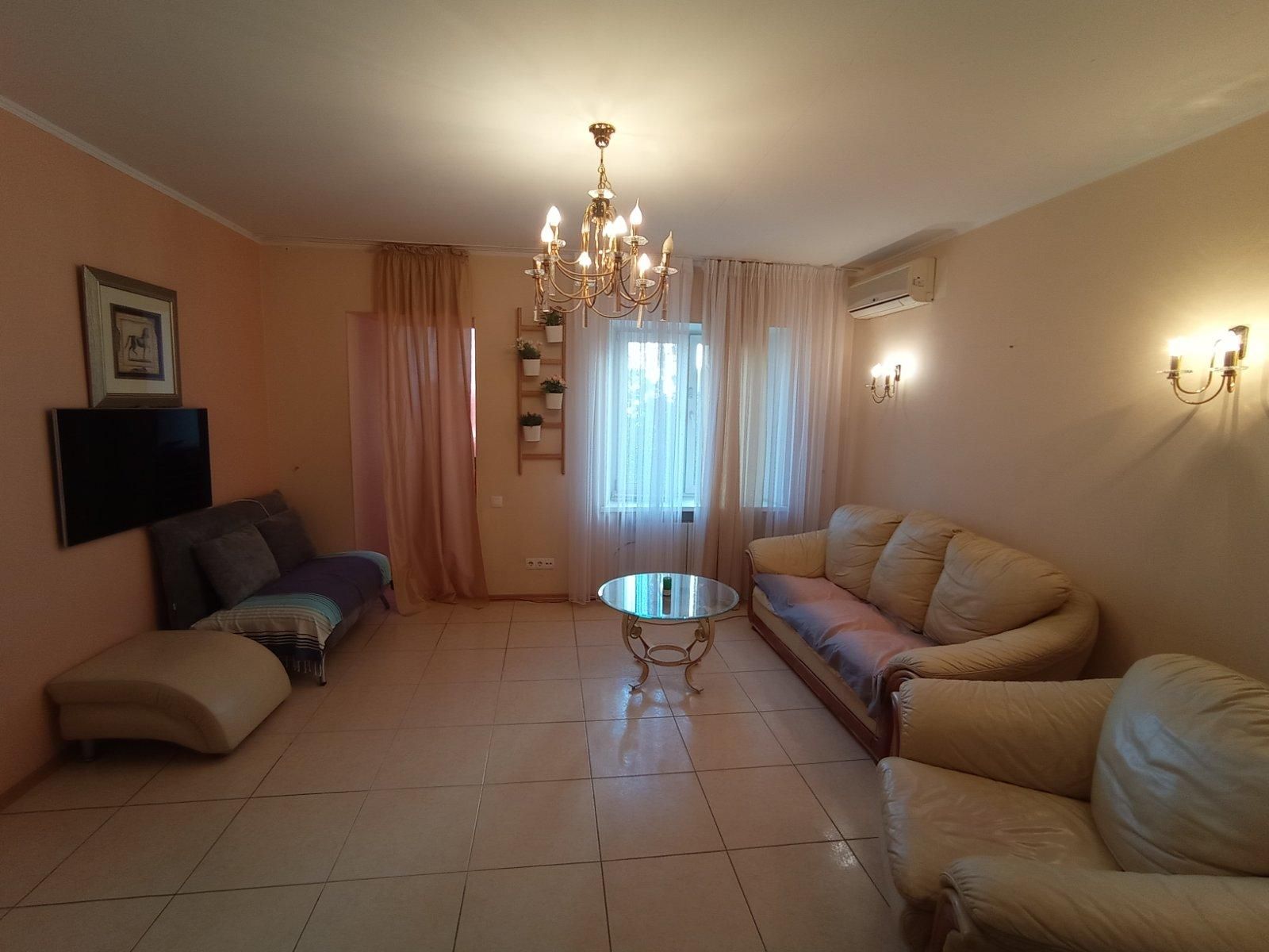 Продам 3- ком. ул. Маршала Говорова в р-не парка Победы(995-959)