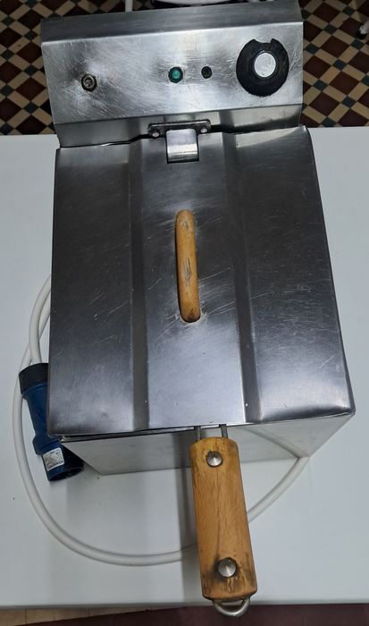 Fritadeira eléctrica profiasional AUREA