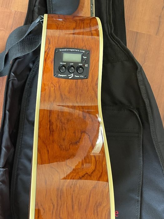 Guitarra Breedlove c250SBe tipo martin e taylor