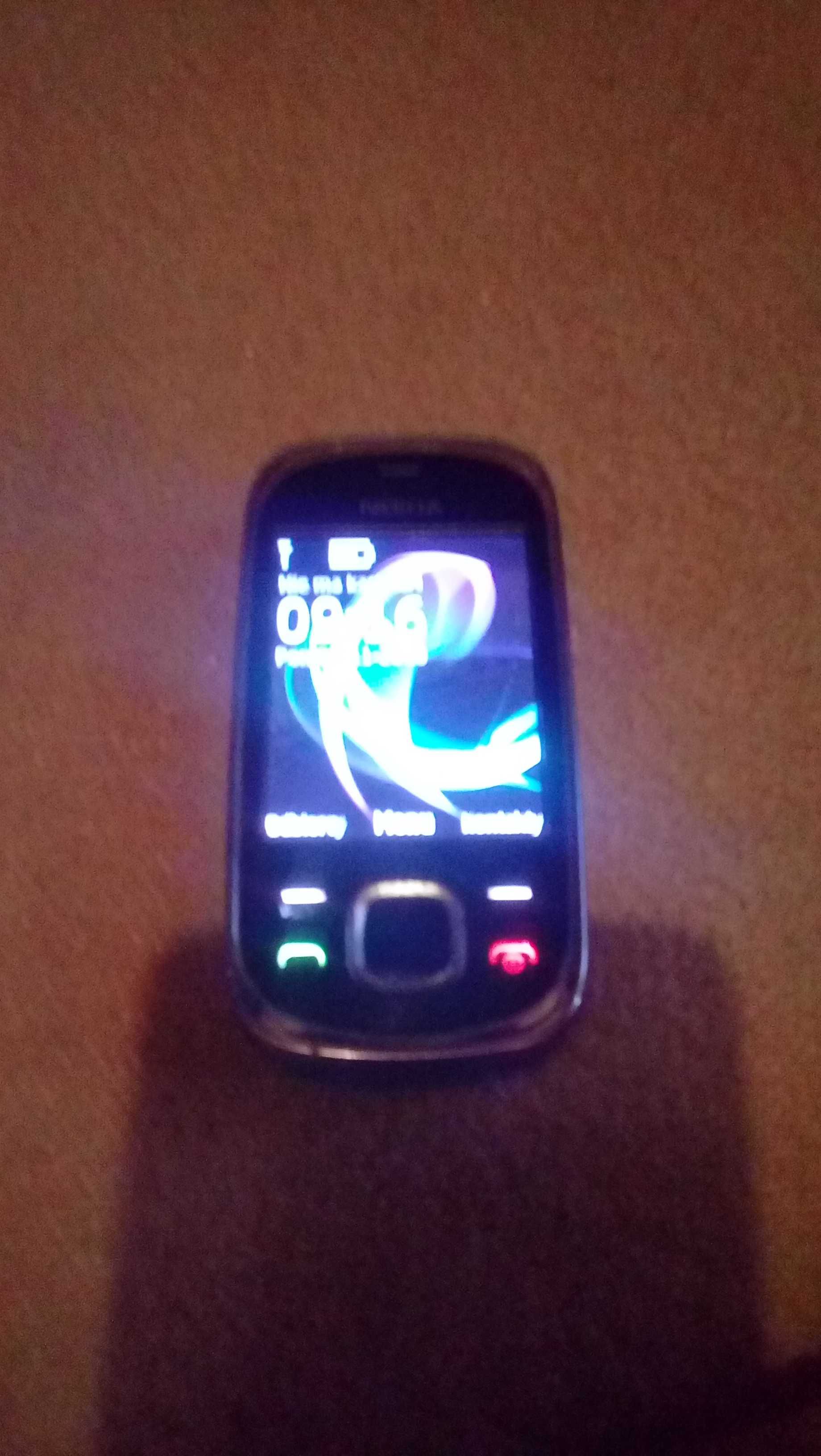 Stary telefon Nokia 7230