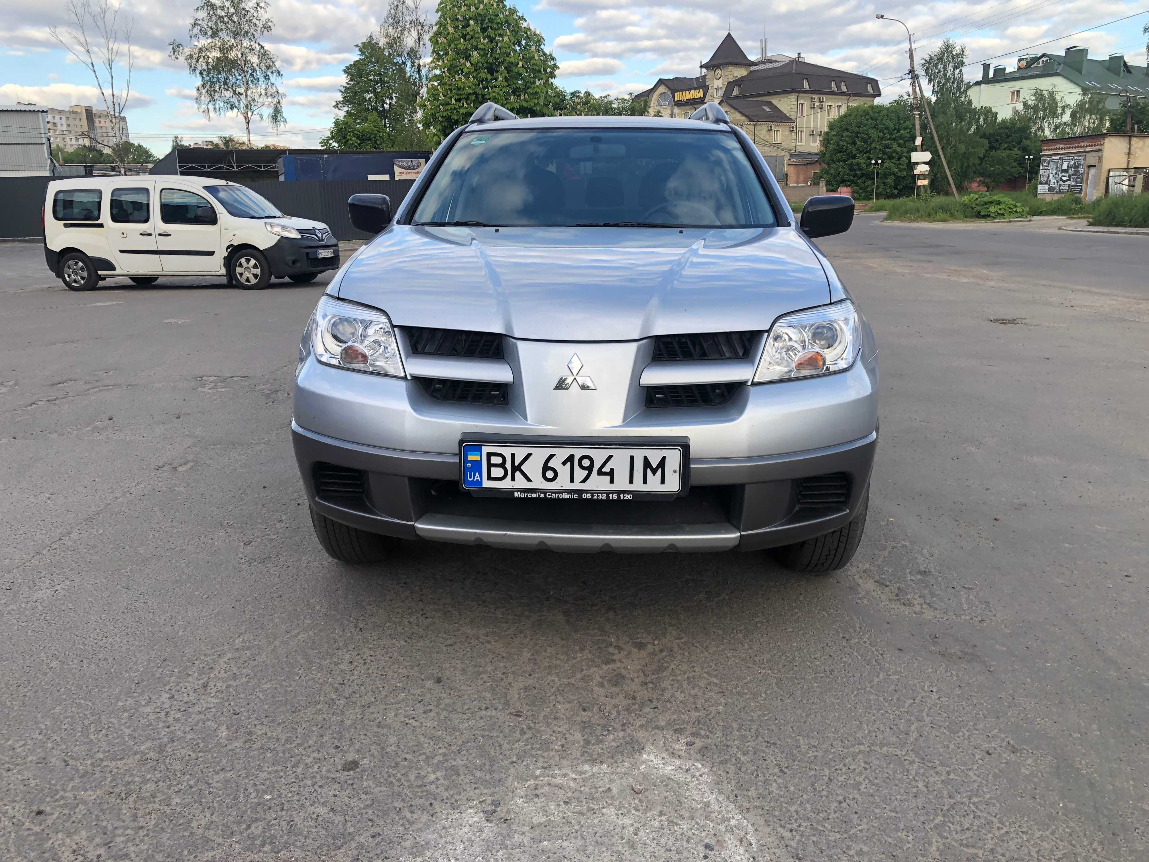 mitsubishi outlander