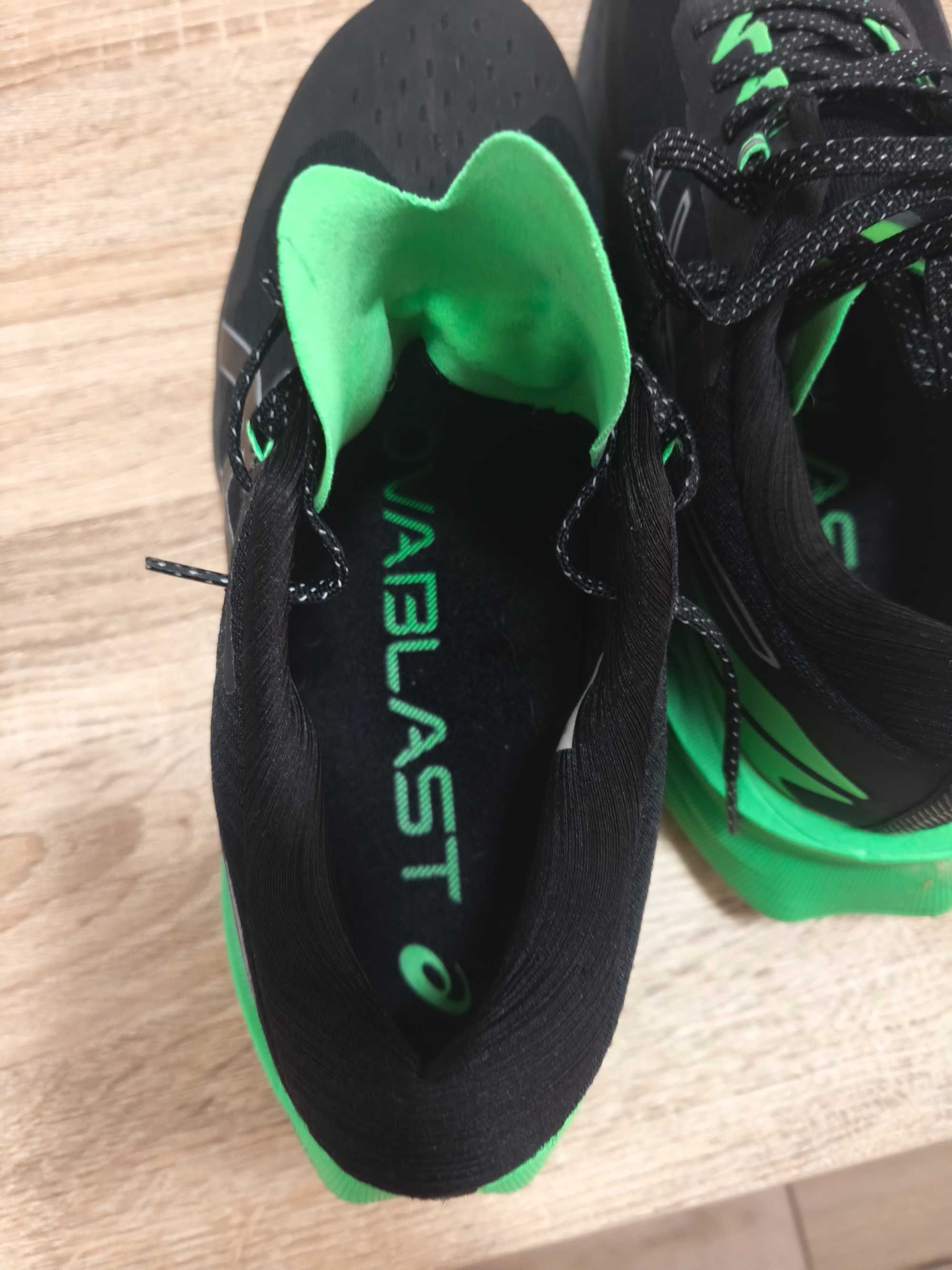 Asics novablast 3