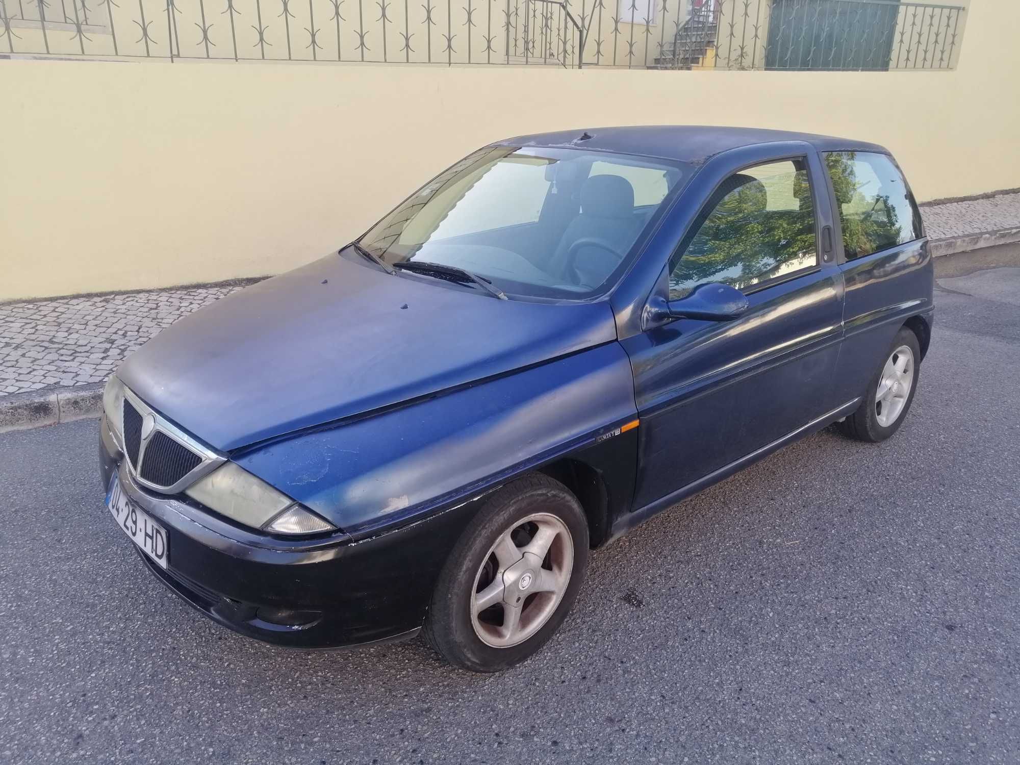 Lancia Ypsilon 1.2 motor fire