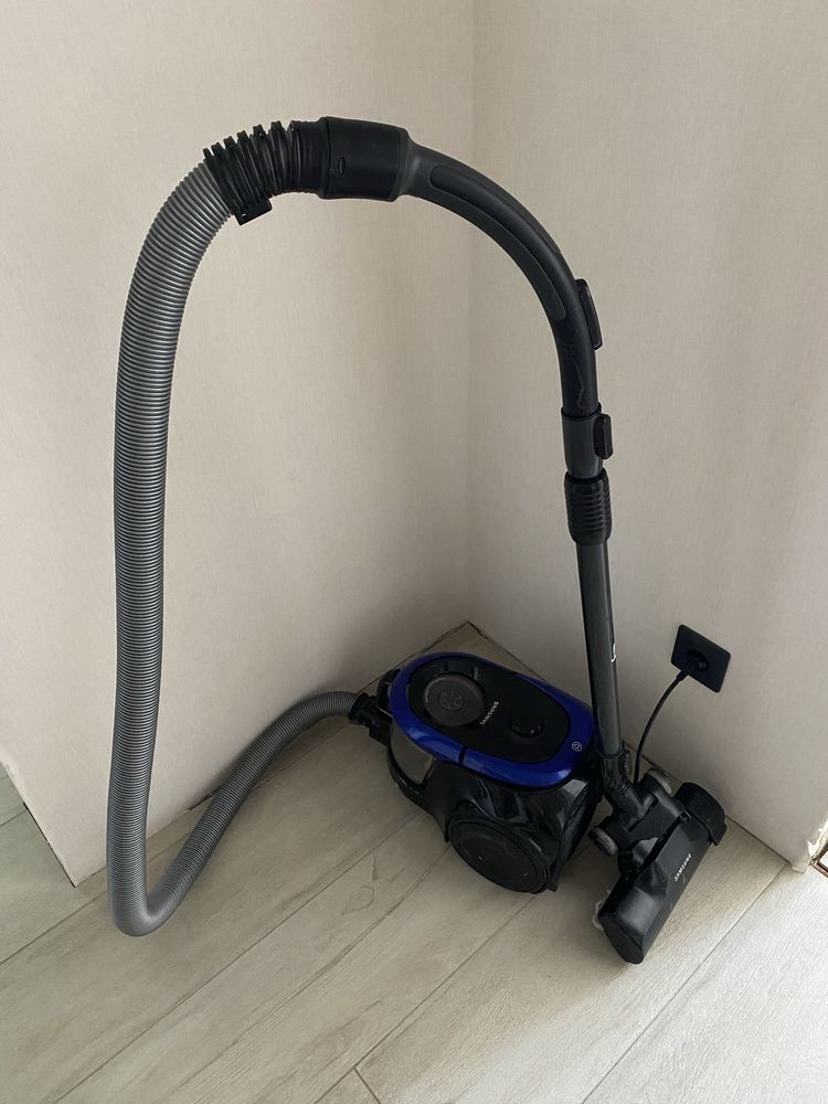 Пилосос без мішка SAMSUNG VC07M2110SB/UK