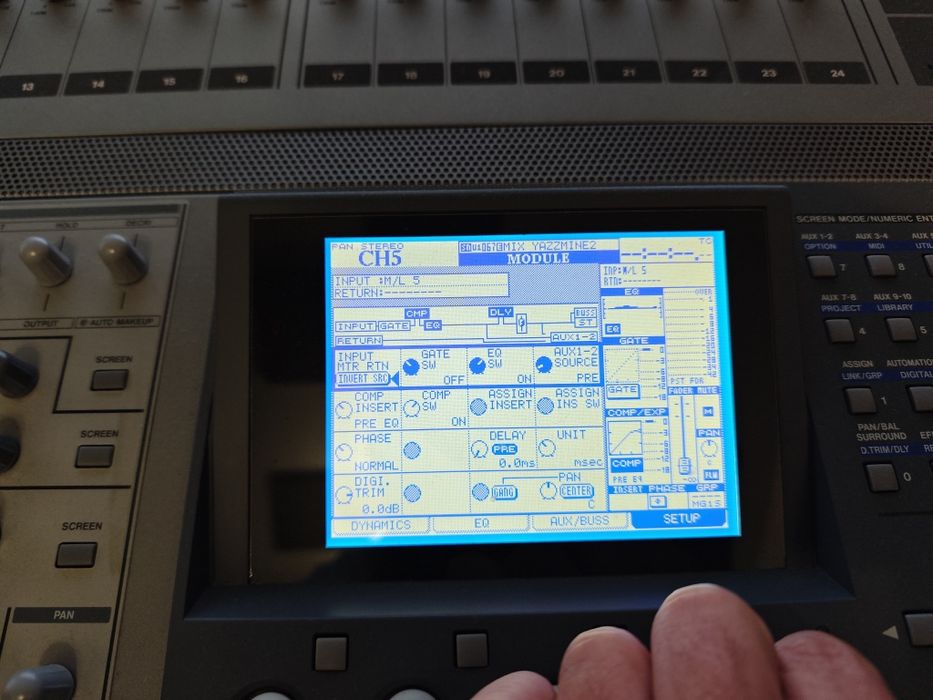 Mikser Tascam DM-4800 cyfrowa konsoleta z interfejsem FireWire