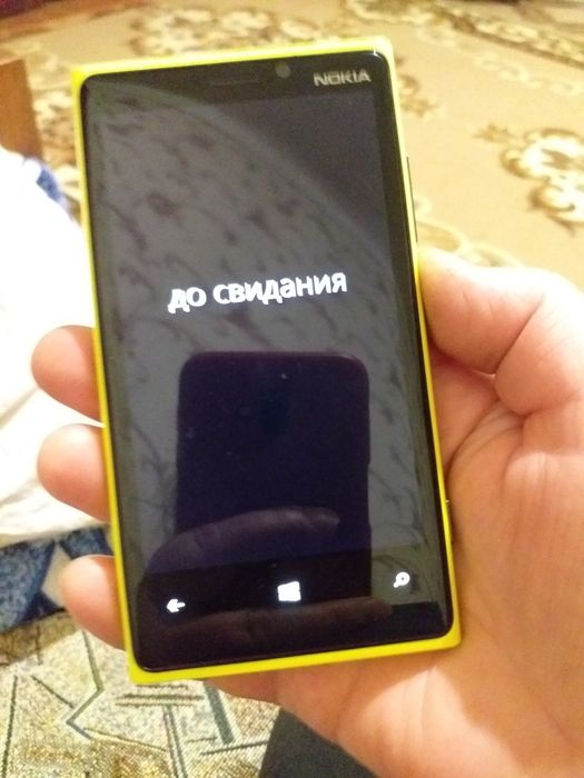 Продам Нокію люмія.