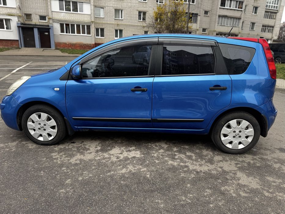 Nissan Note 1.6 бензин автомобіль