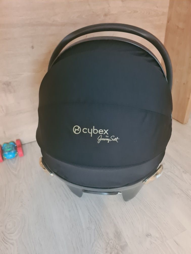 Fotelik Cybex by Jeremy scott wings