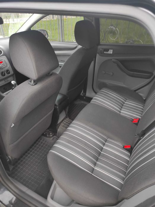 Продаю Ford Focus 2 універсал 1,6 бензин. Хороший стан