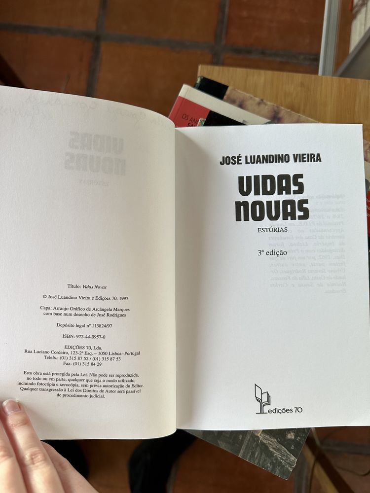 livro José luandino Vieira - vidas novas