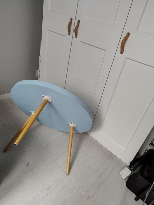 Okrągły stolik, średnica 78 cm