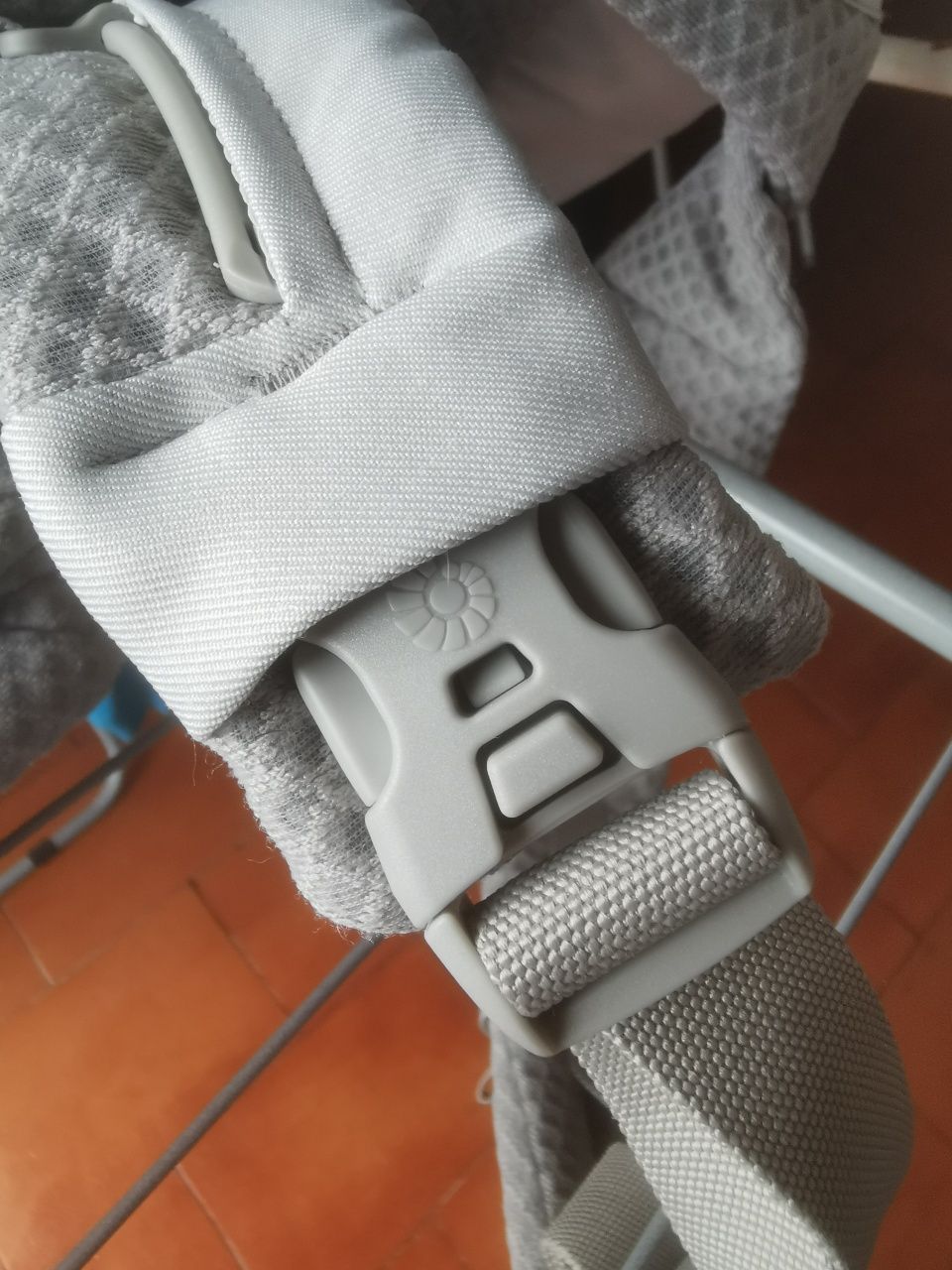 Marsupio Ergobaby Omni Breeze Cinza Pérola