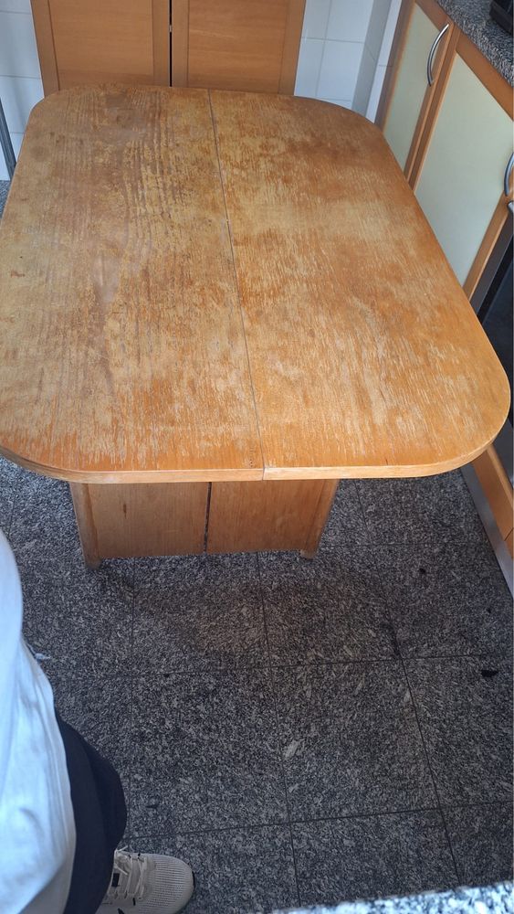 Mesa cozinha que se dobra ao meio
