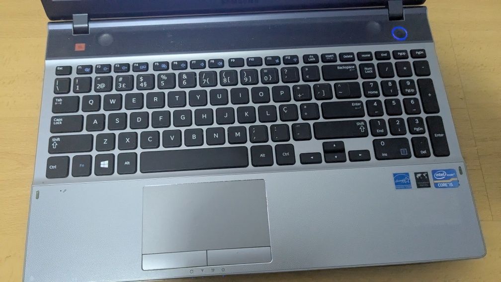 SAMSUNG INTEL CORE i5 6GB RAM 750GB HDD Silver