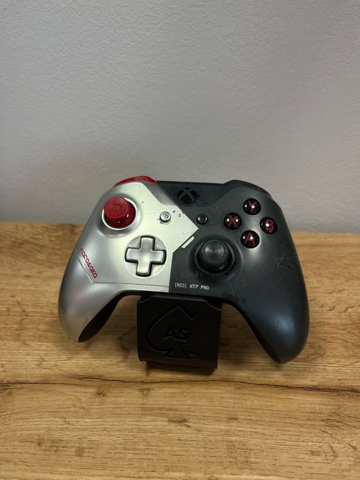 Konsola Microsoft Xbox One X Z Padem Cyberpunk 2077 Edition