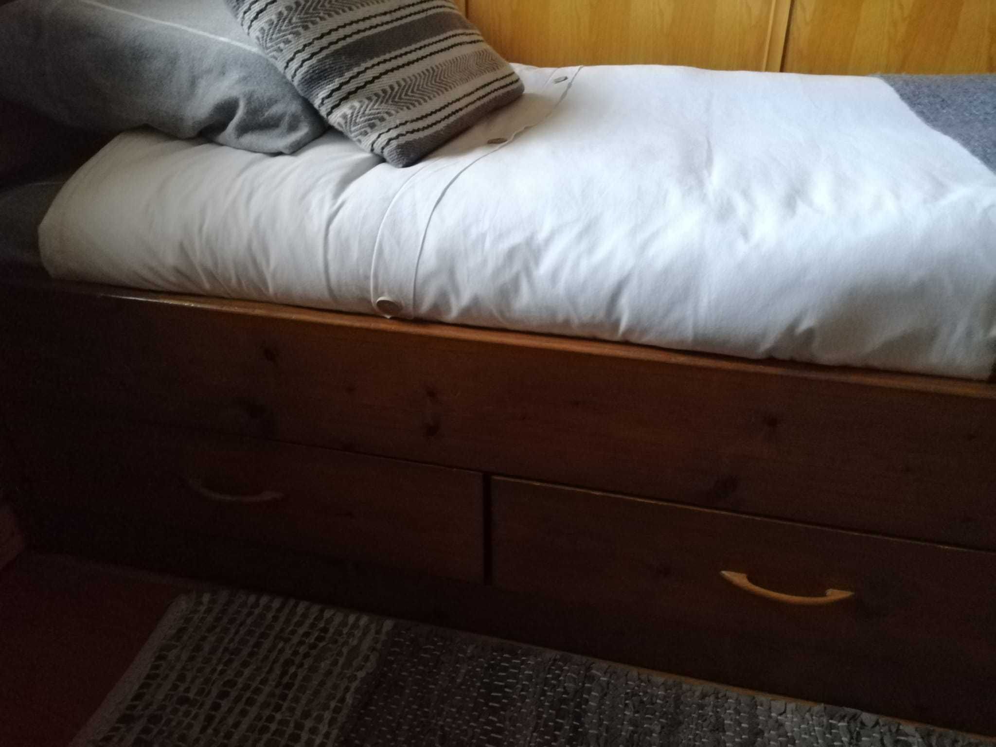 Cama Solteiro c/ 3 gavetas e colchão duplo