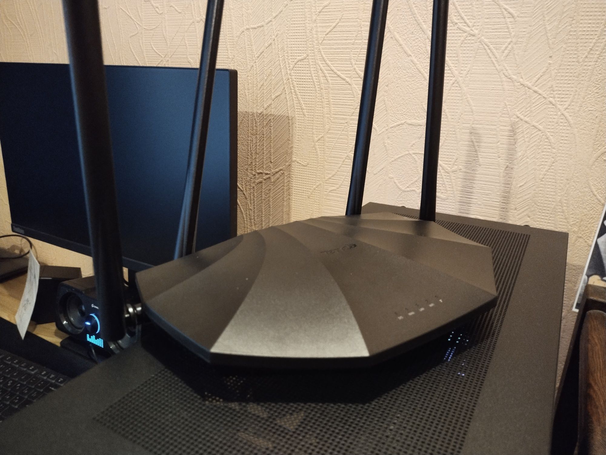 Роутер Tenda AC19/TP-Link TL-WR820n