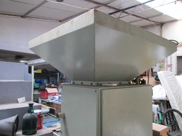 Maquina   de    escolher  rolhas  fruta  batatas  e  varias  coisas