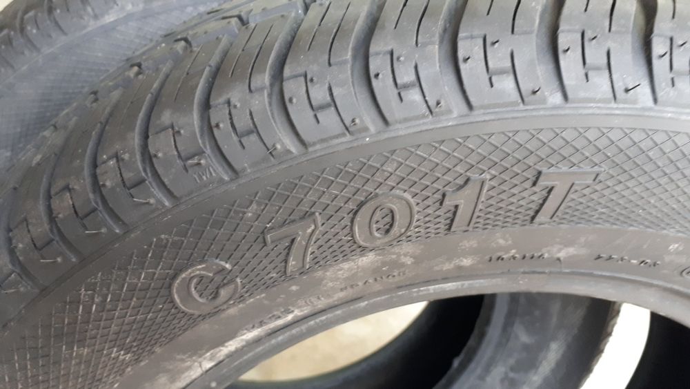 Dois pneus novos 175/70 r14 84T Kléber