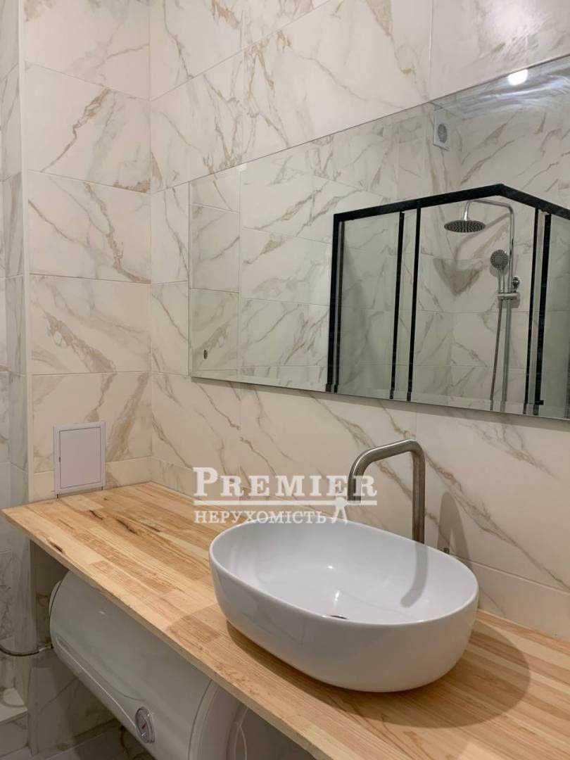 Продам квартиру з ремонтом