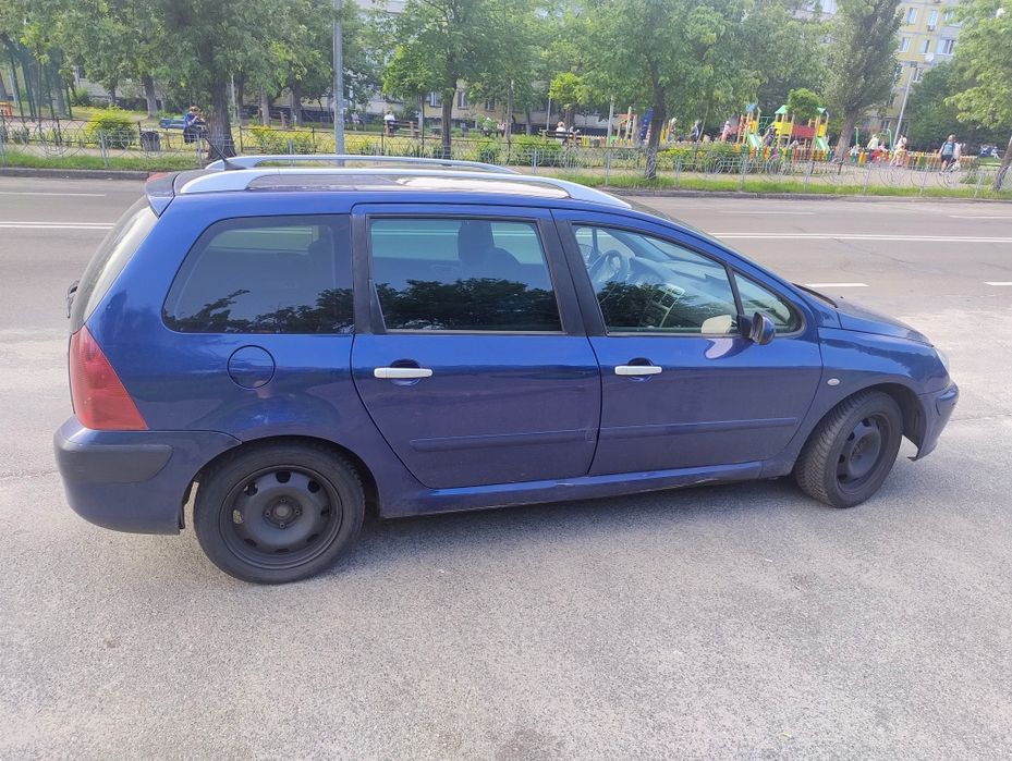 На уверенном ходу! Возможен обмен с доплатой в оби стороны!