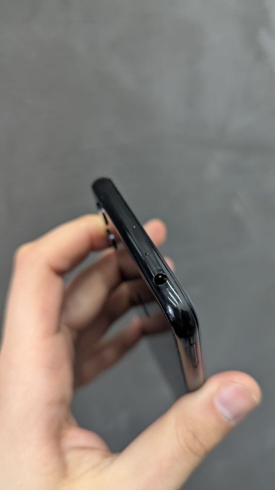 Motorola One 4/64GB 5,9" компактний 2 SIM + скло в подарунок