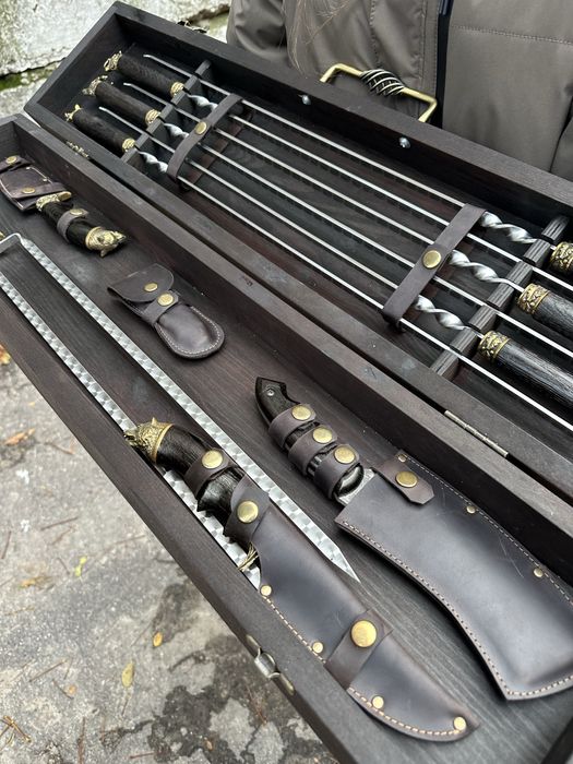 Подарунковий набір. в Кейсі.Ніж.сокира. Шампура.