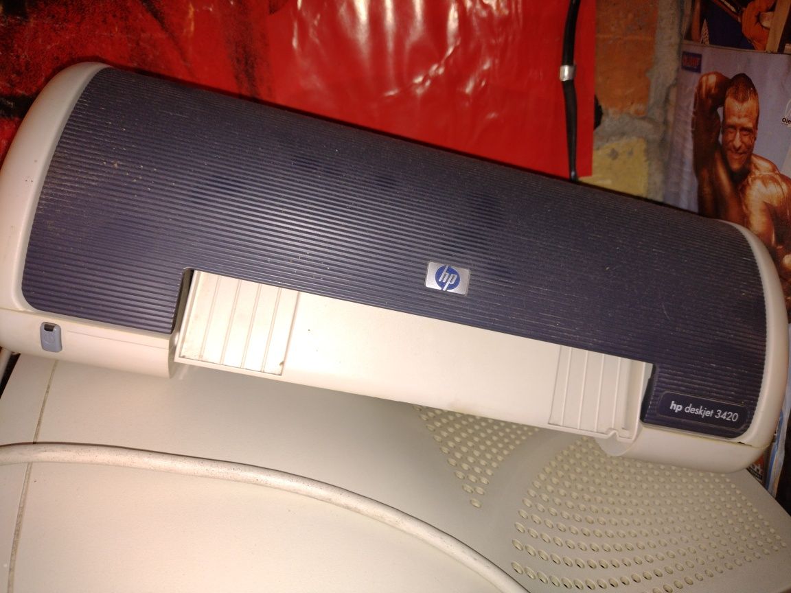 Stary komputer z Intel celeron