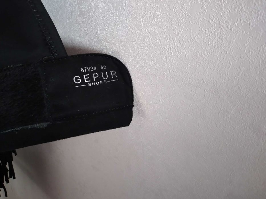 Нові високі велюрові чоботи з бахромою, р. 40