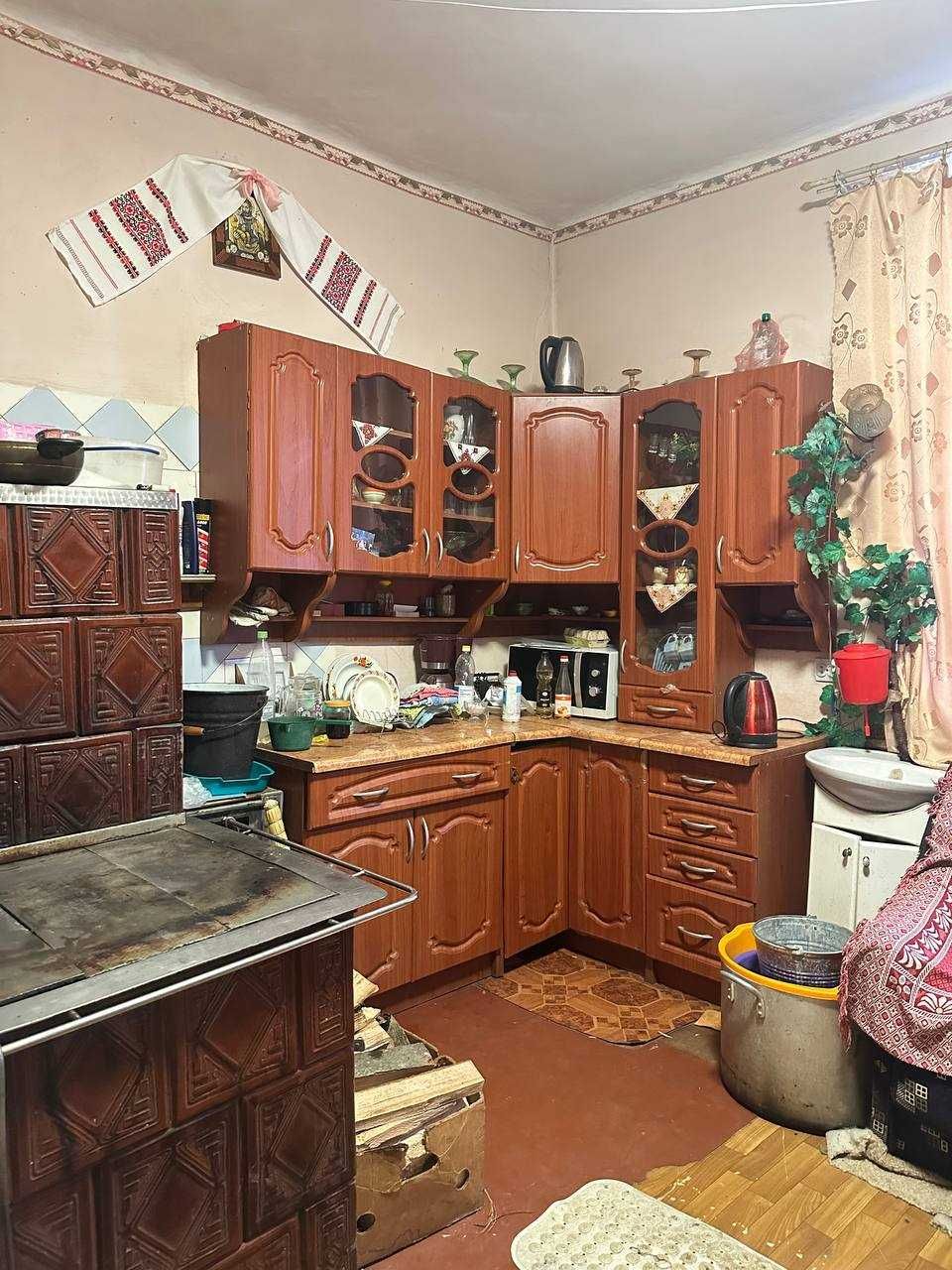 Продаж будинку в селі Завій