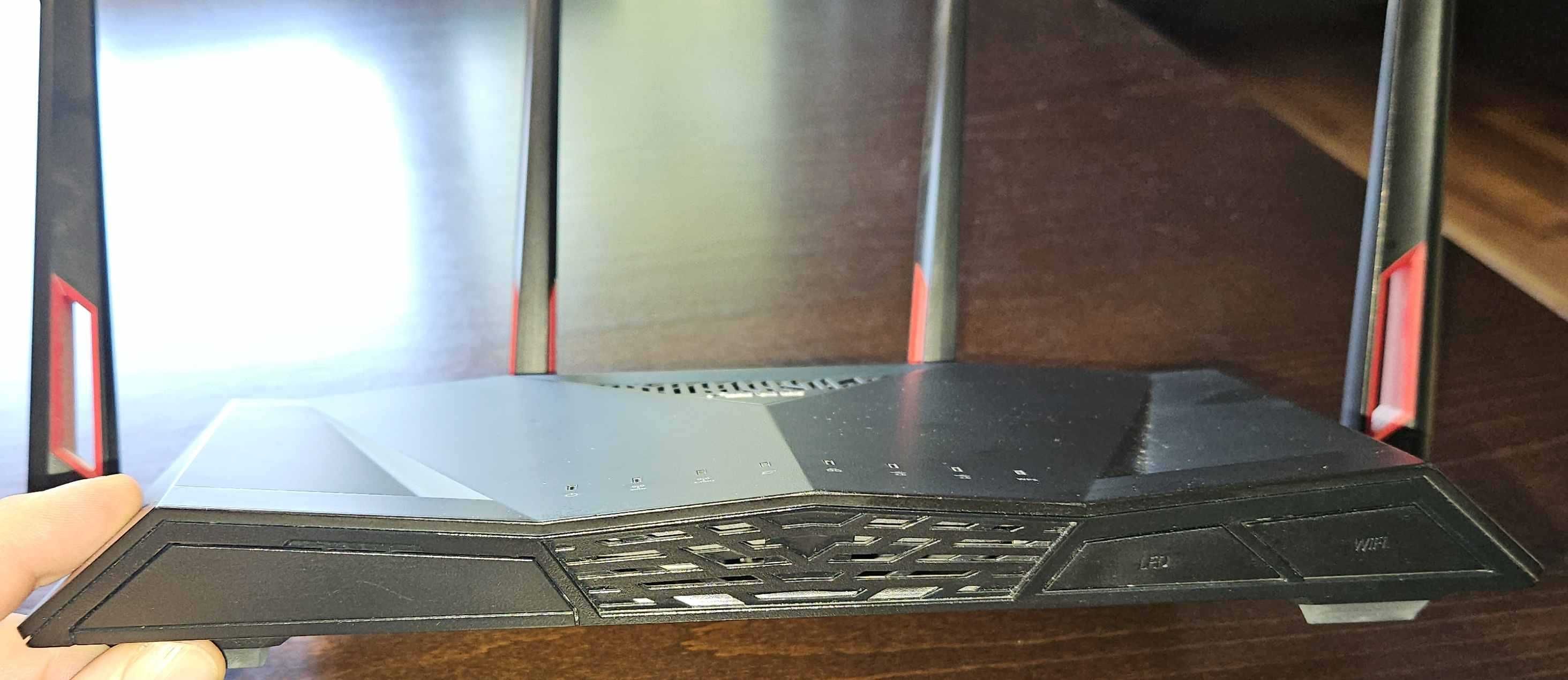 router Asus RT-AC88U AC3100 + Asus N66U bez anteny