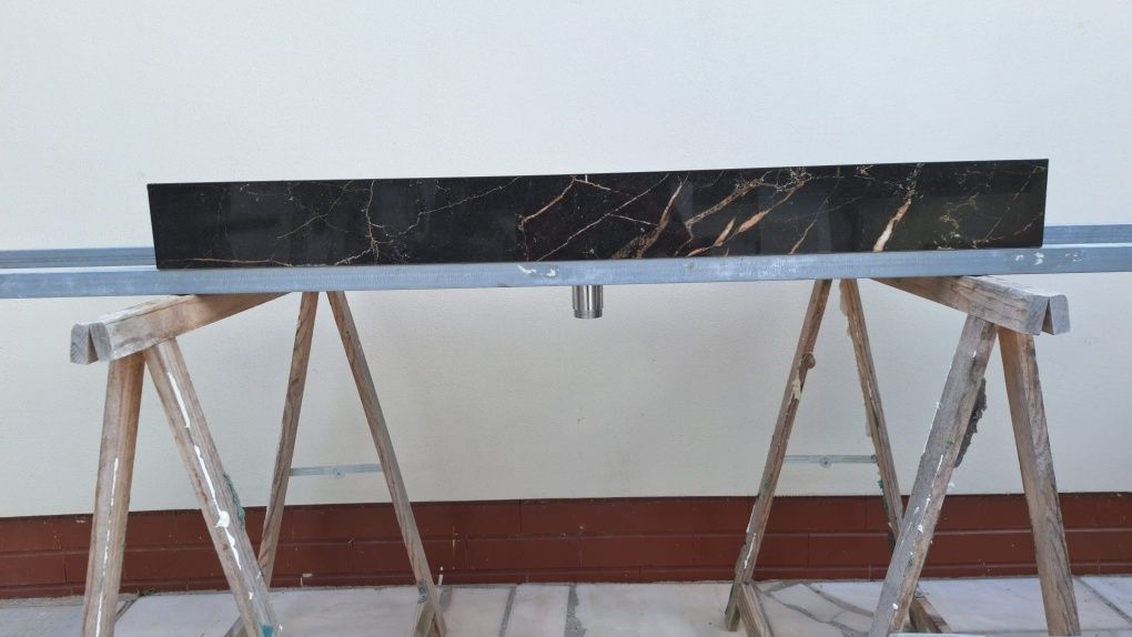 Lavatório em porcelanato 100x40x10
